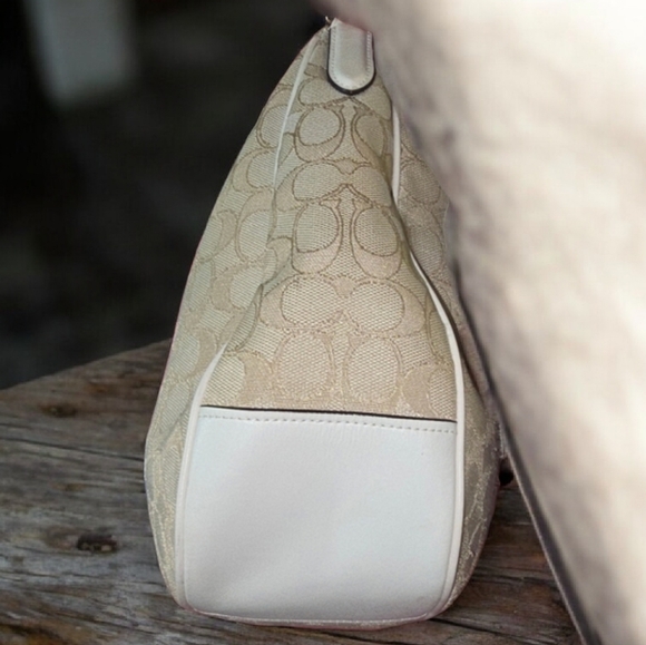 Coach Zip Top Shoulder Bag in Signature Canvas - Picture 4 of 10